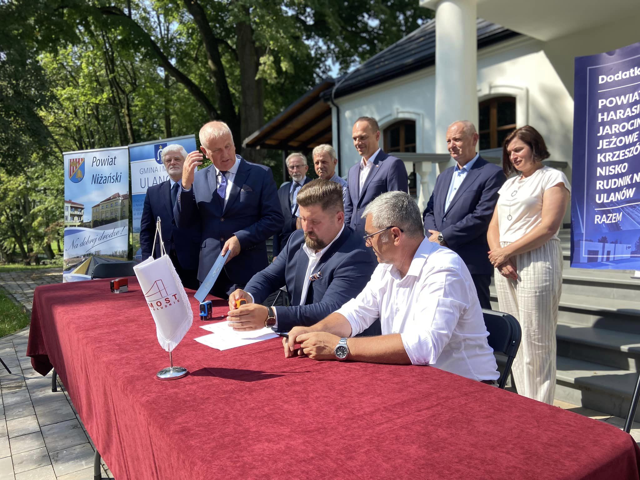 21.08.2023 r. Podpisanie umowy z Gminą Ulanów na budowę mostu na rzece San oraz przebudowę drogi gminnej